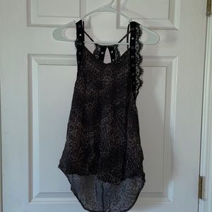 Sleeveless tank top